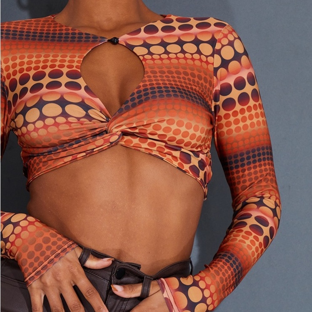 PRETTY LITTLE THING - MULTICOLOR CROSS FRONT KEY HOLE CROP SHIRT SIZE 12